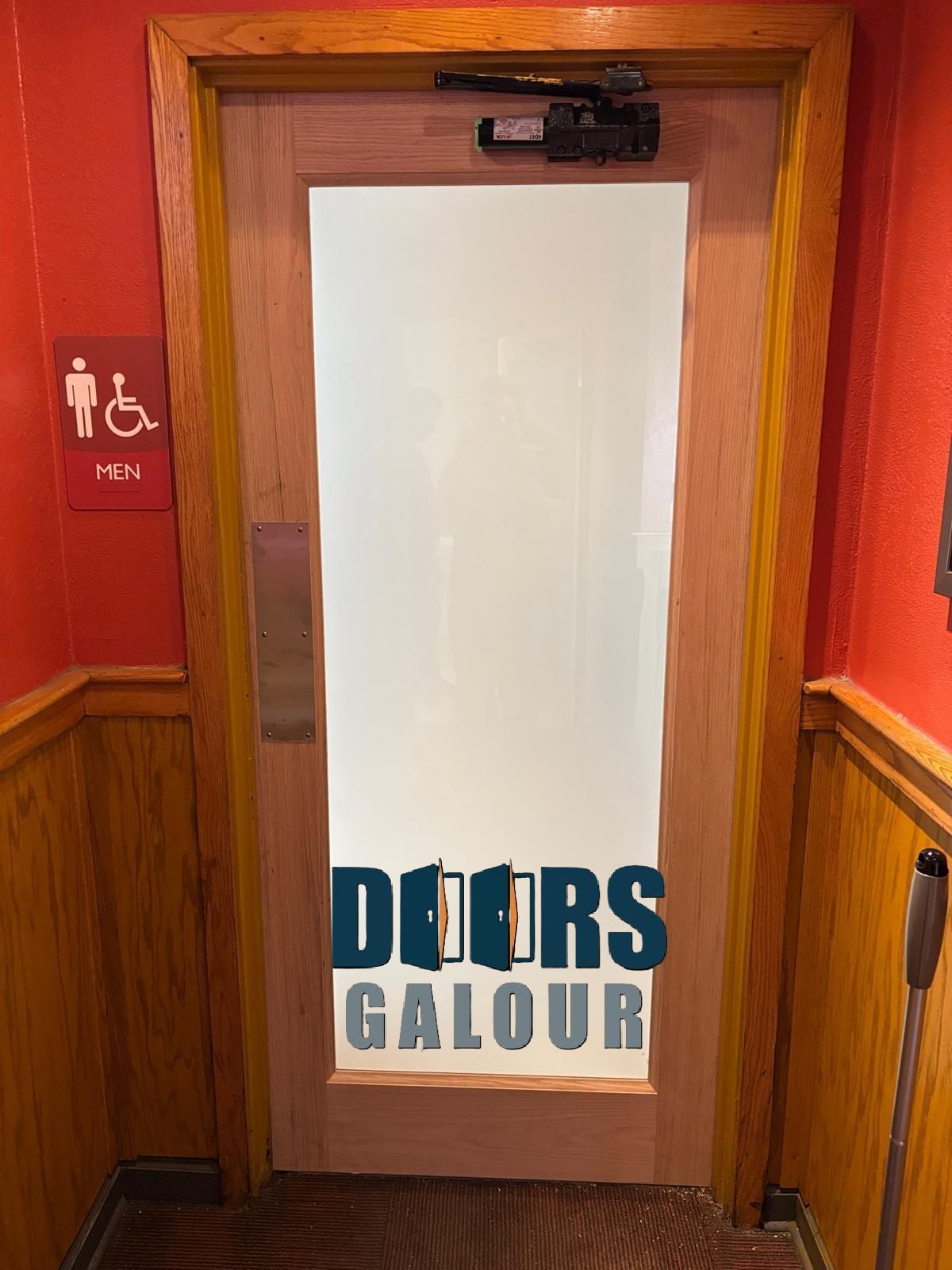 Red oak solid door in Miami