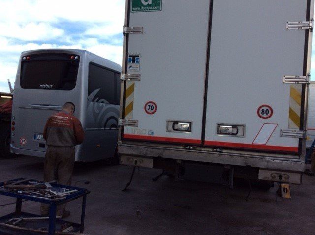 furgone in riparazione