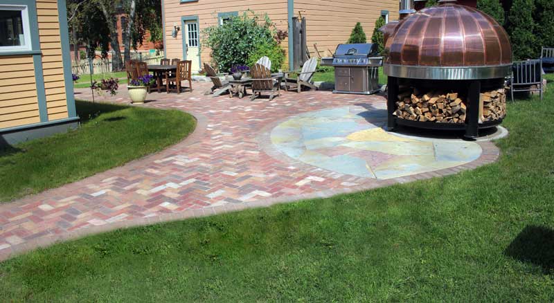 Using Colored Pavers in Your Patio Project