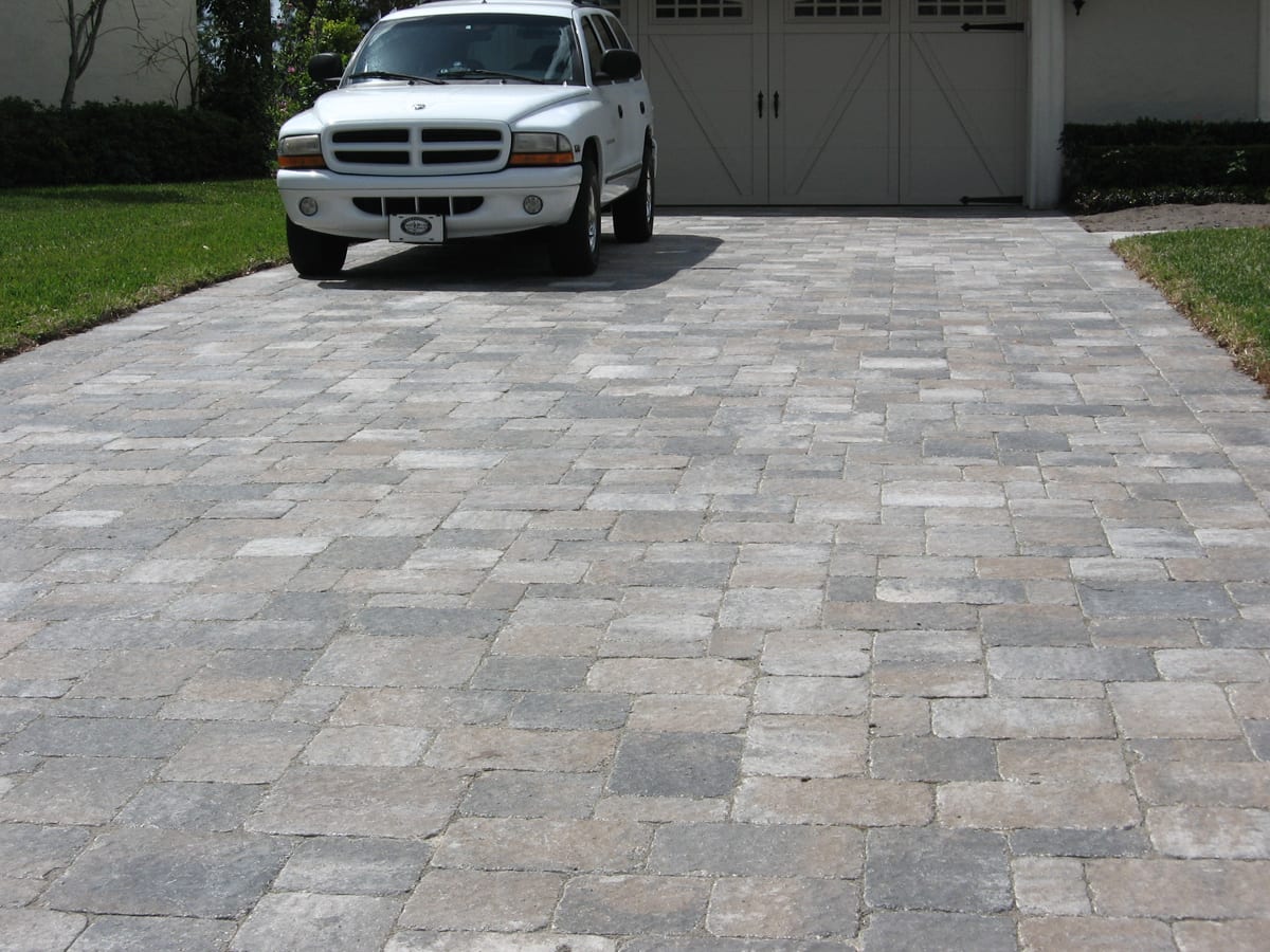 Why Pavers Are the Best Option for Minnesota Driveways