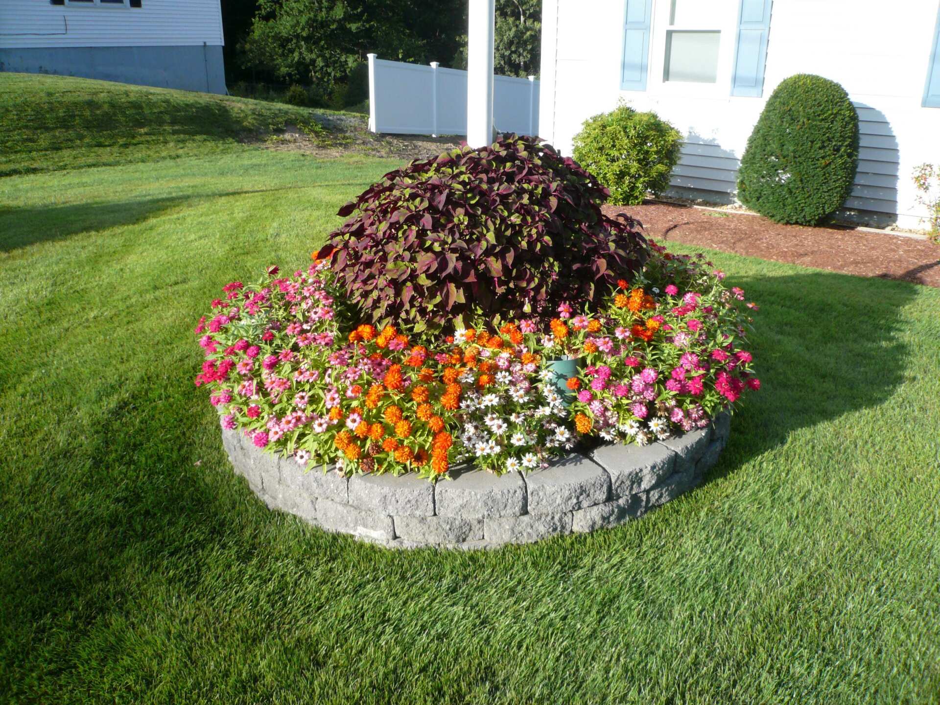 Landscape Design to Highlight a Flagpole
