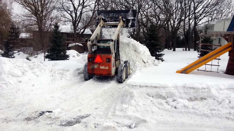 How to Pick a Snow Removal Contractor