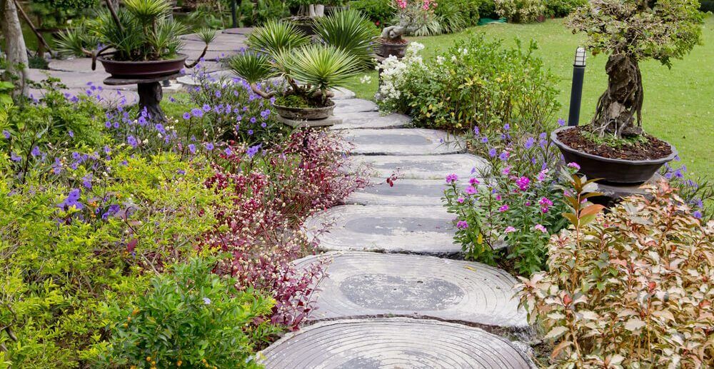 10 Pathway Designs For Your Hillside Yard