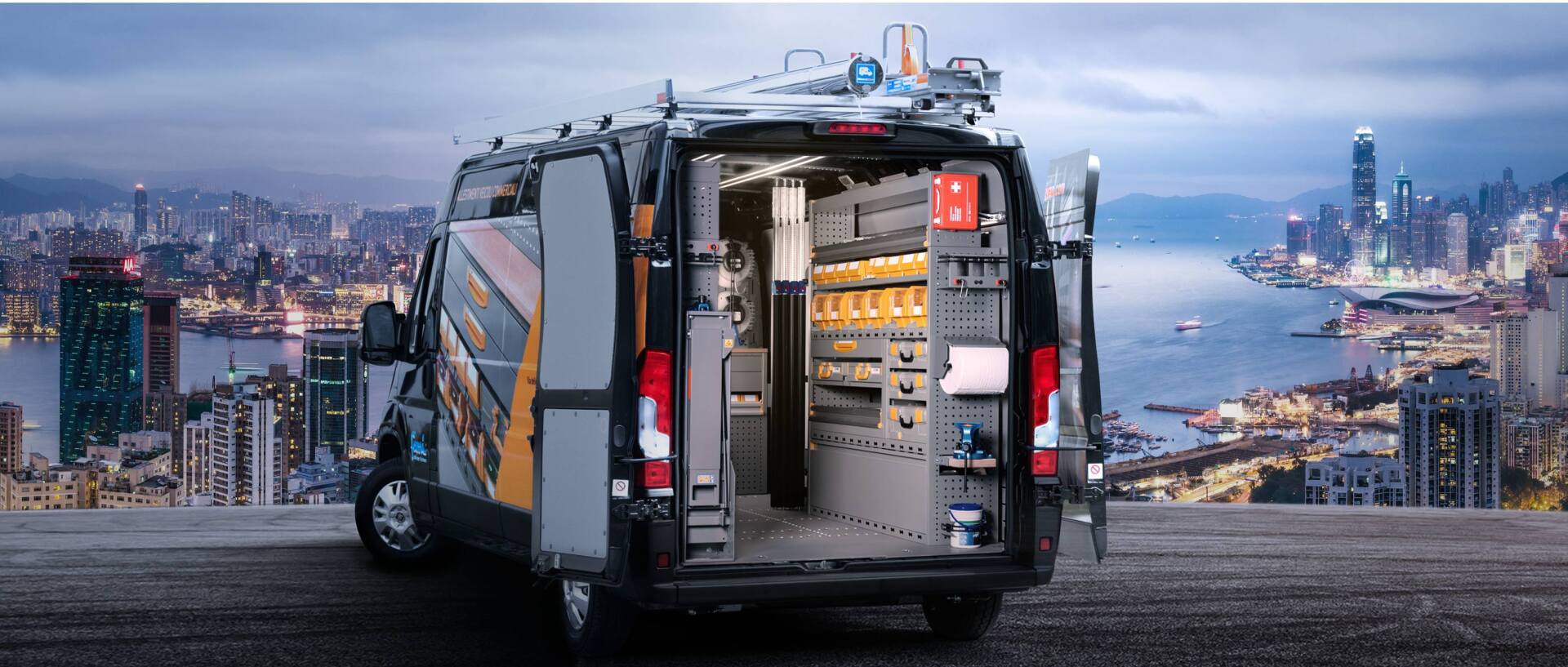 Prodotti, materiali e allestimenti per officine