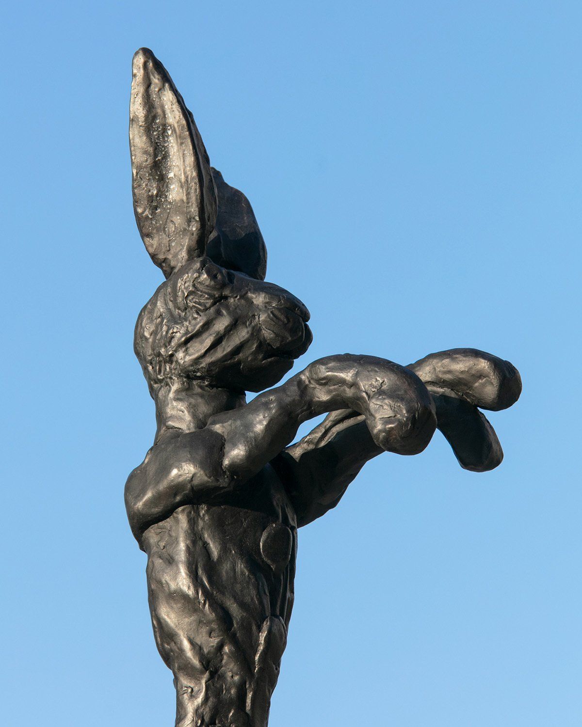 (detail) Barry Flanagan, Large Boxing Hare on Anvil, Sculpture Milwaukee 2019
