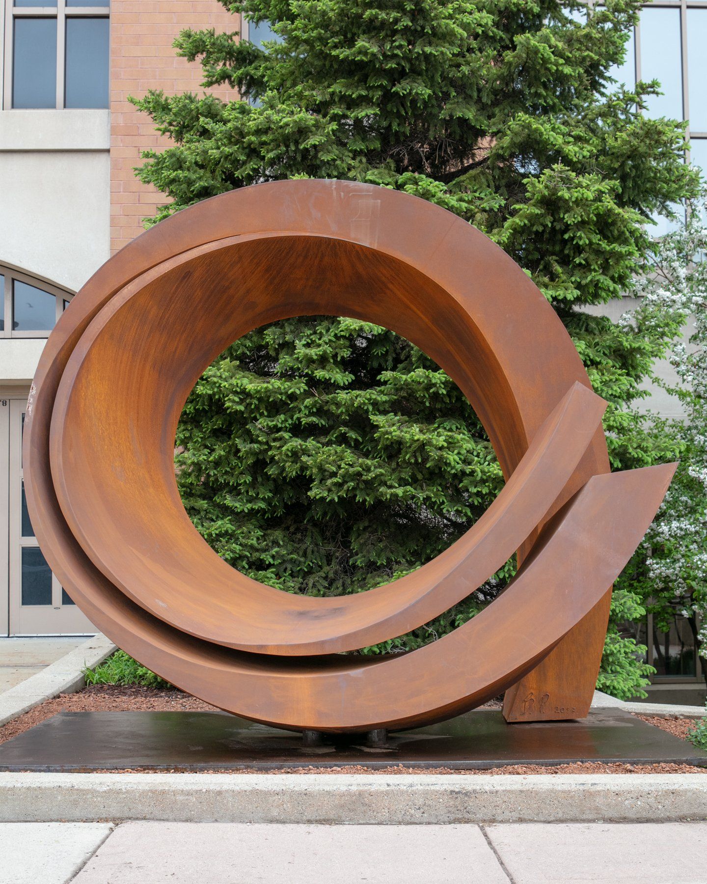 Beverly Pepper, Curvae in Curvae, Sculpture Milwaukee 2019