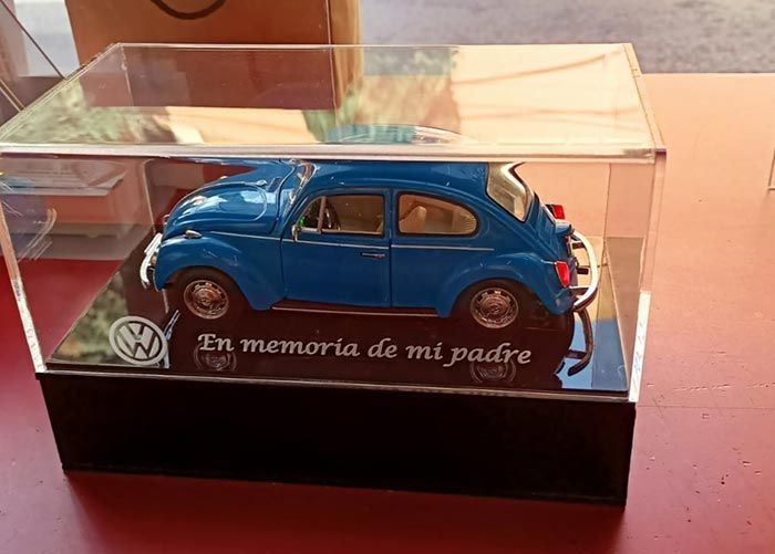 EXHIBIDOR DE ACRÍLICO