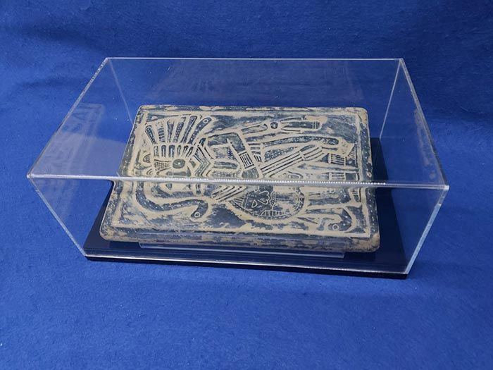 EXHIBIDOR DE PIEZAS DE COLECCIÓN DE ACRÍLICO