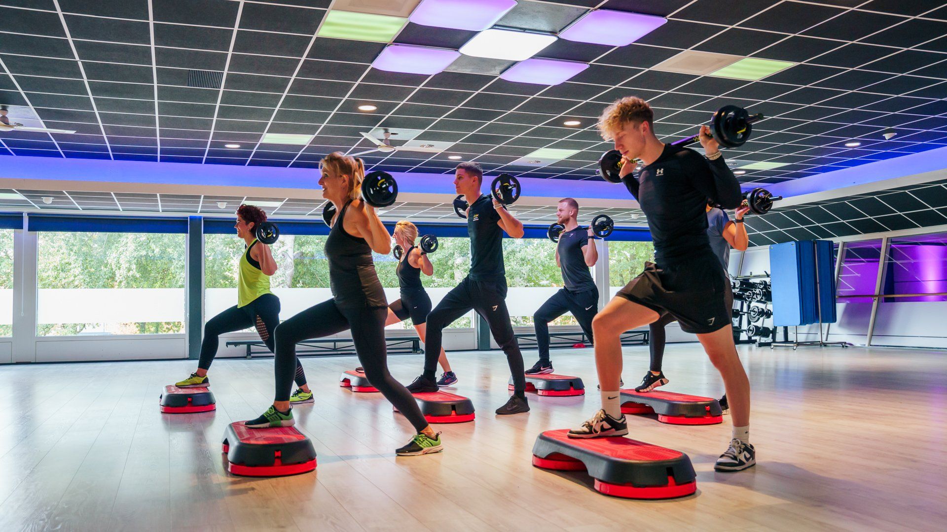 Groepsles ClubJoy Power bij USA Sport in Haaksbergen. Schrijf je in voor een 14 dagen pas en probeer onze sportschool uit!