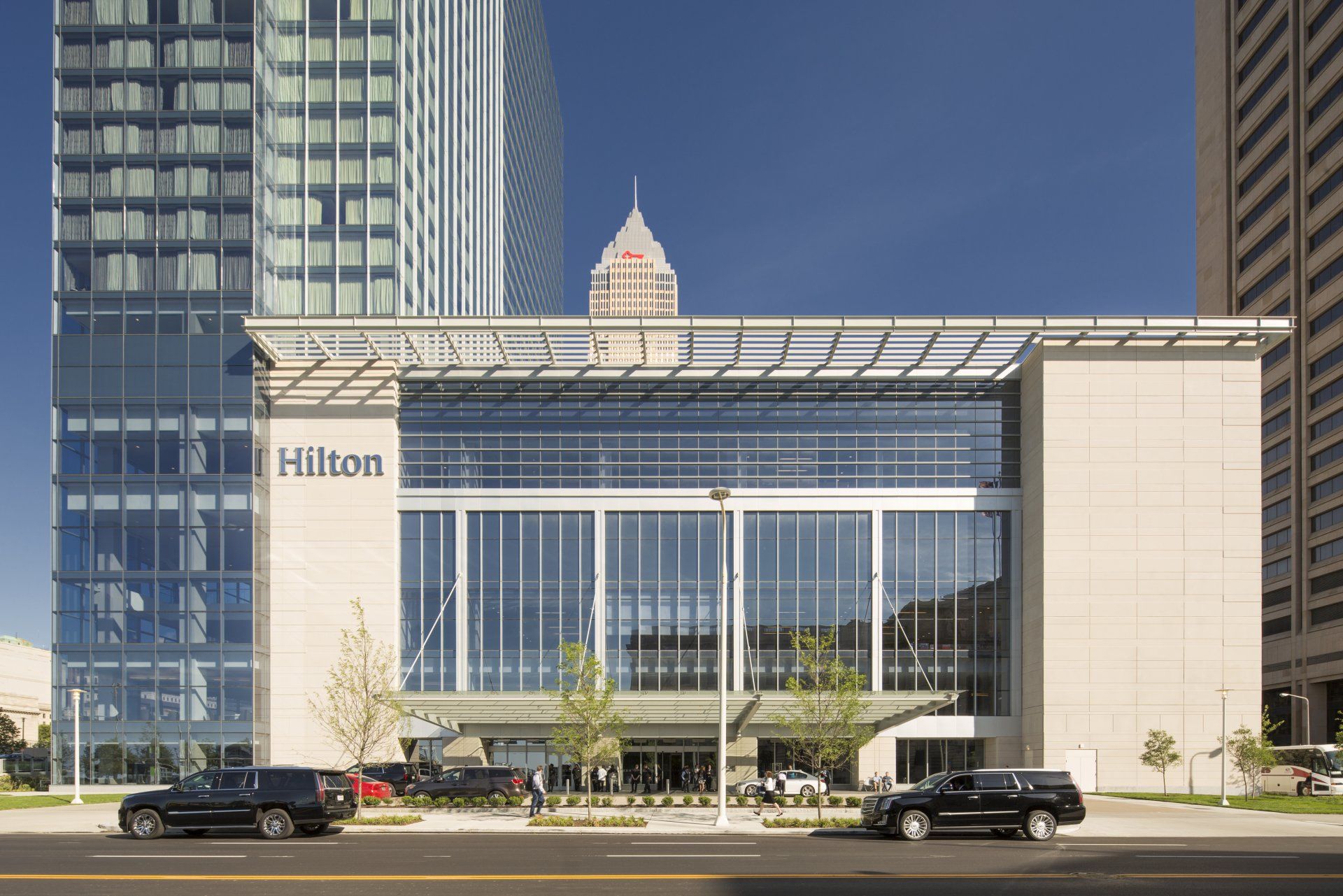 A large building with the word hilton on it