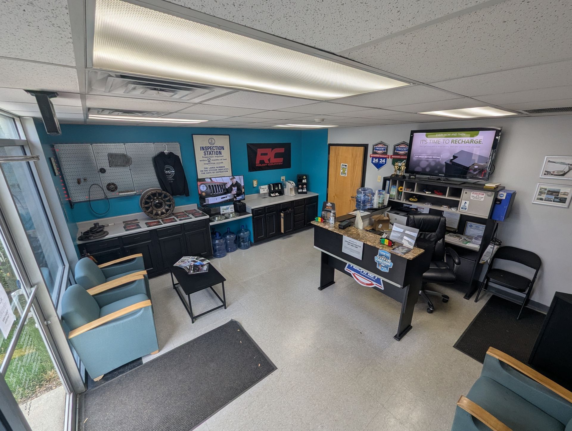 Interior of Vencam Auto Repair | Vencam Auto Repair