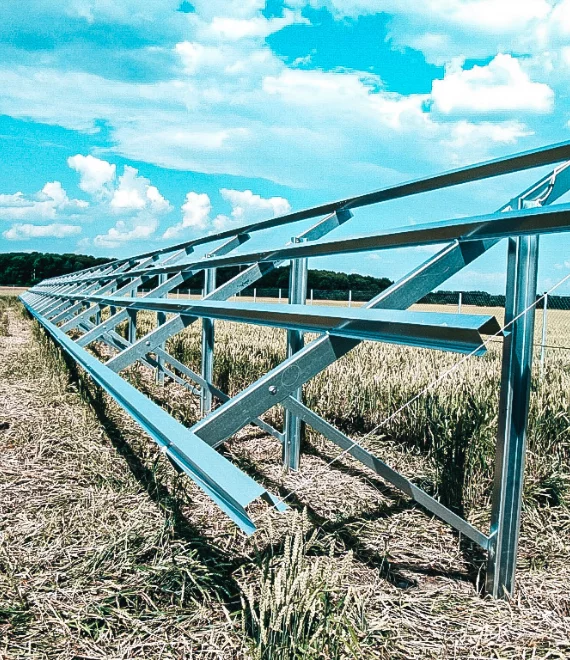 SAULĖS JĖGAINIŲ KONSTRUKCIJOS IŠ METALO