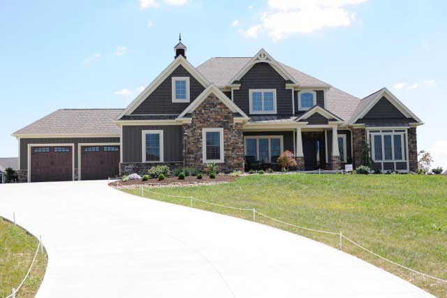 New Houses — Brand New House With Driveway In Orrville, OH