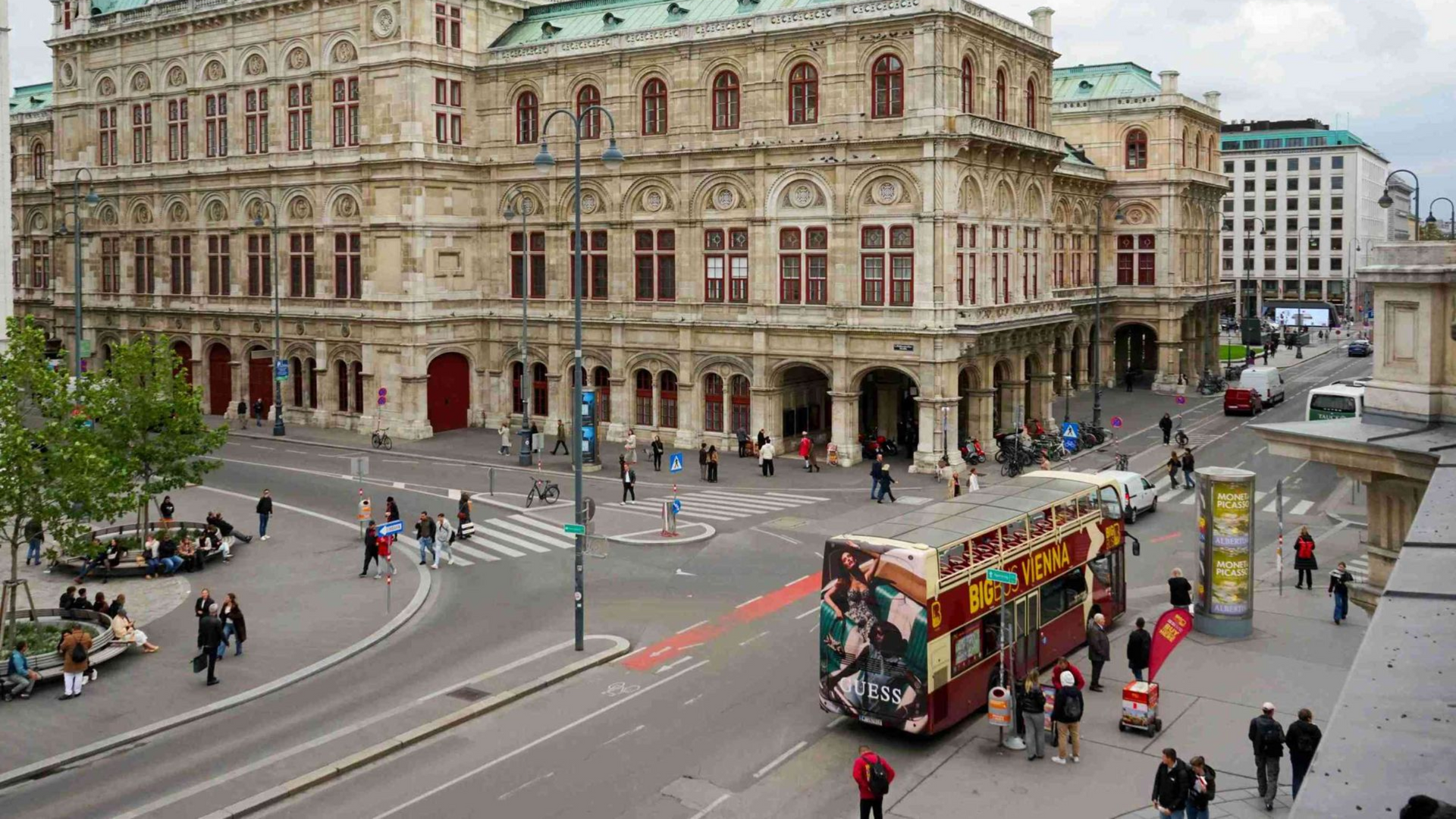 Big Bus Vienna Hop-On Hop-Off city sightseeing tour