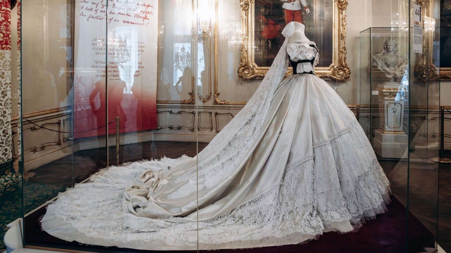 Sisi’s original gown