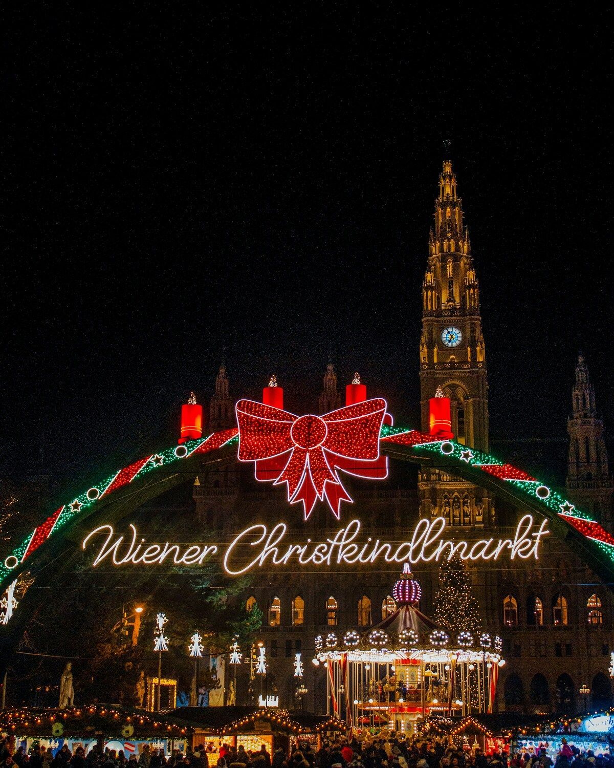 Vienna Christmas Market 2025 at Rathausplatz with festive lights and City Hall tower