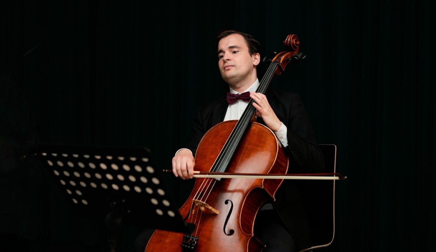 Vienna Haus der Musik classical concert – cellist performance Cellist performing at the Viennese Classical Masters Concert, Haus der Musik in Vienna