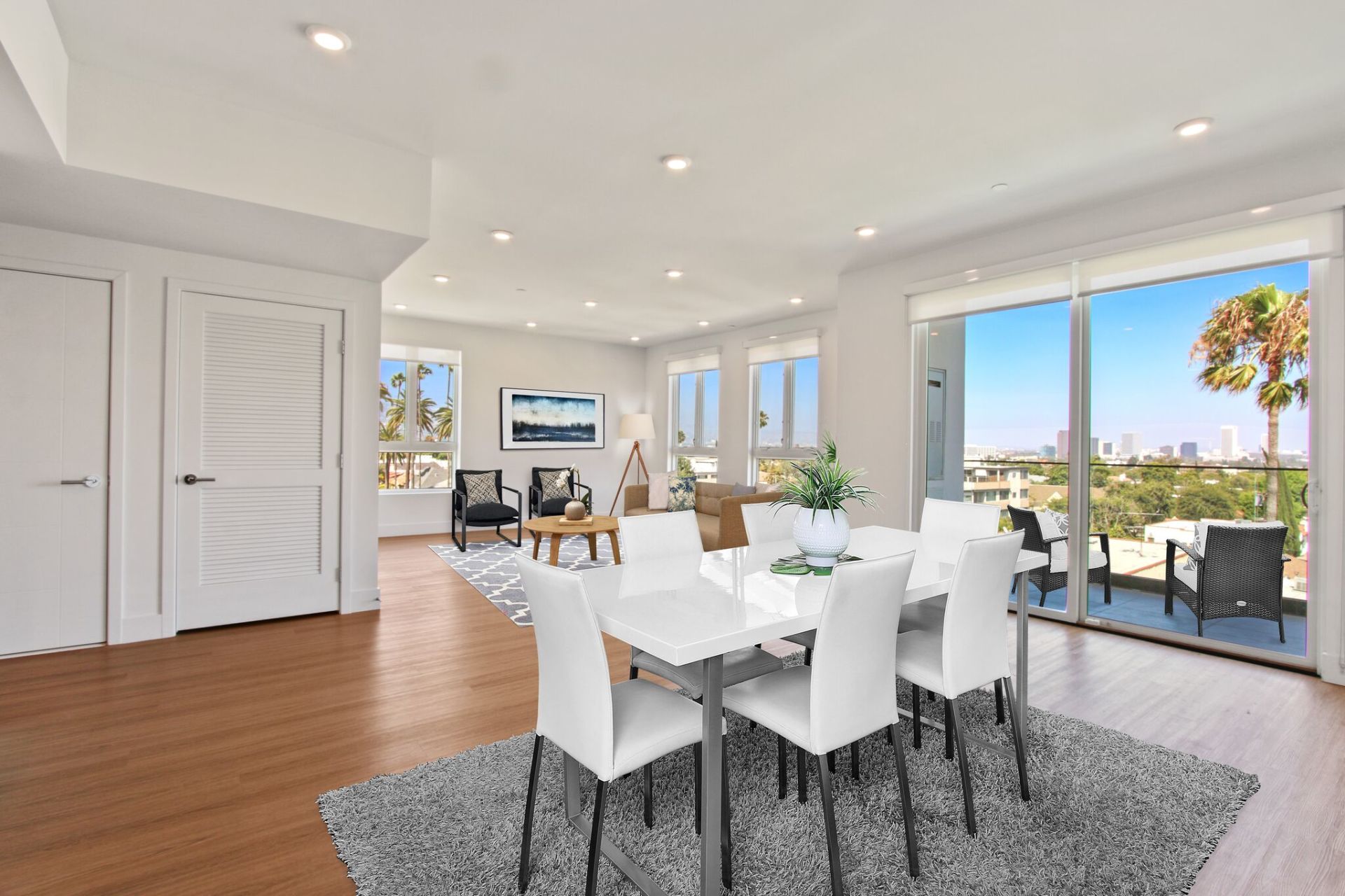 1115 Cardiff dining room