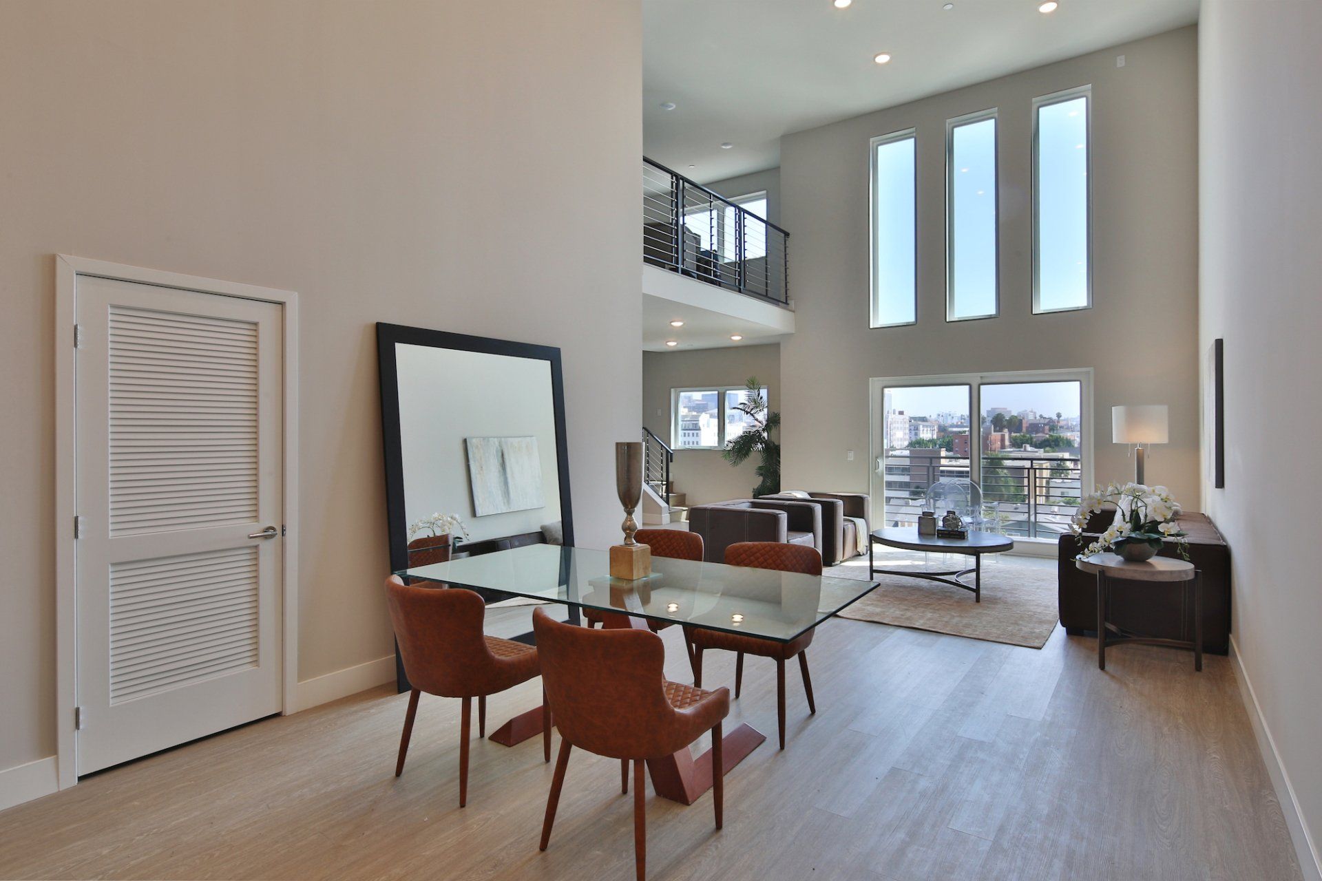 837 Harvard Interior