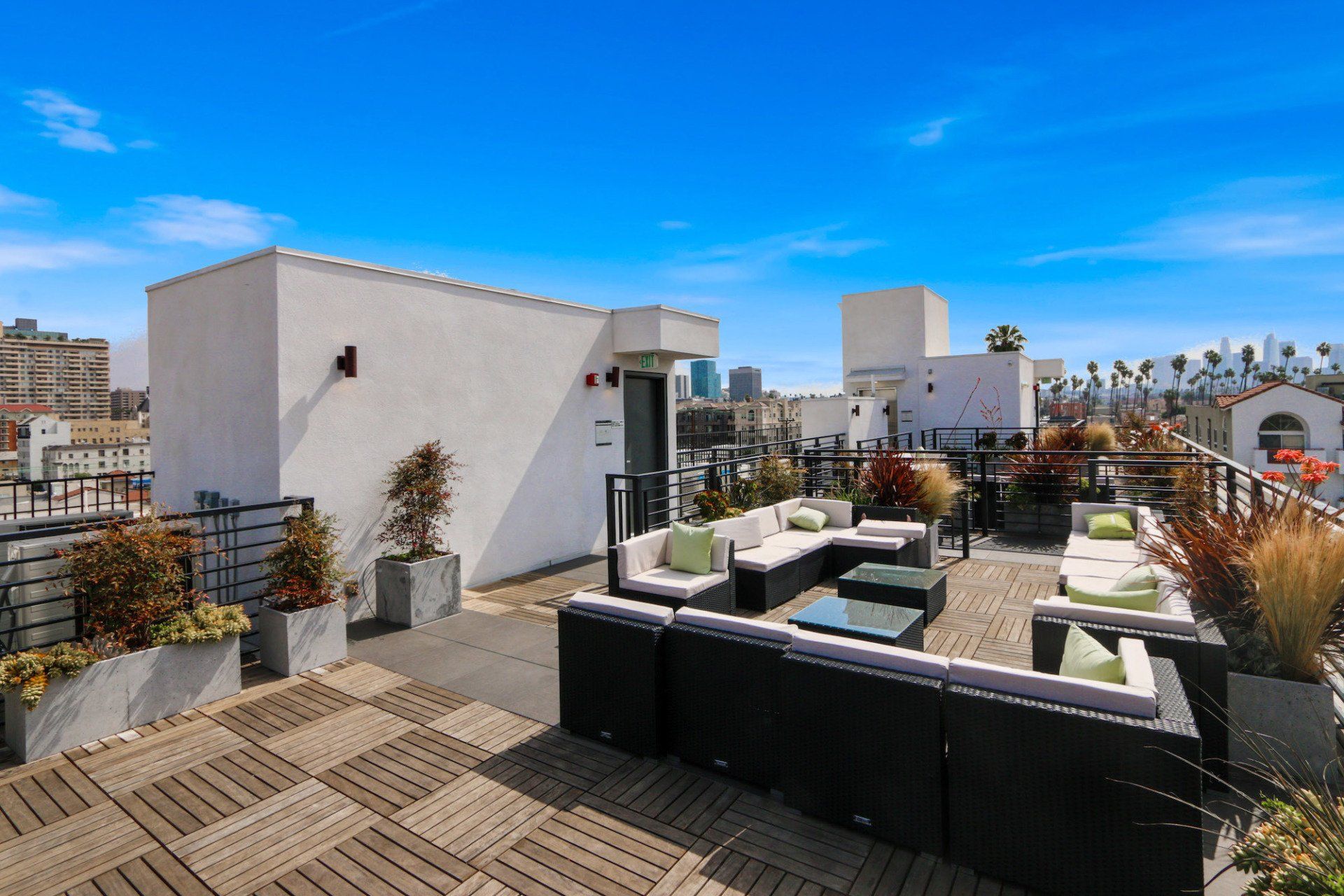 905 ARDMORE exterior