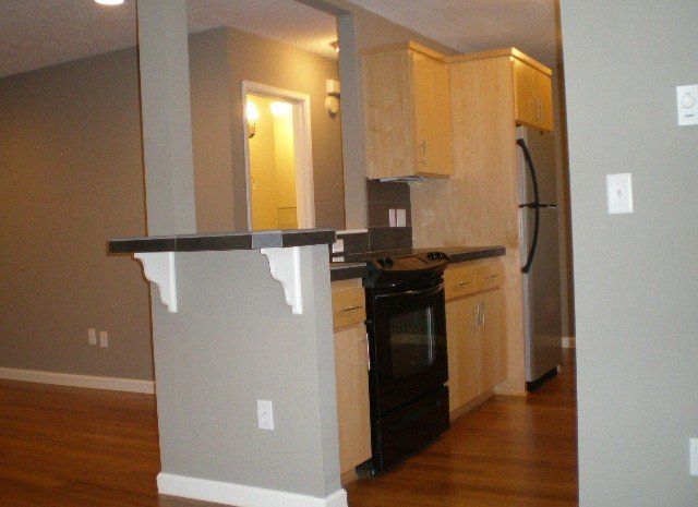 Clinton Apartment's kitchen 2