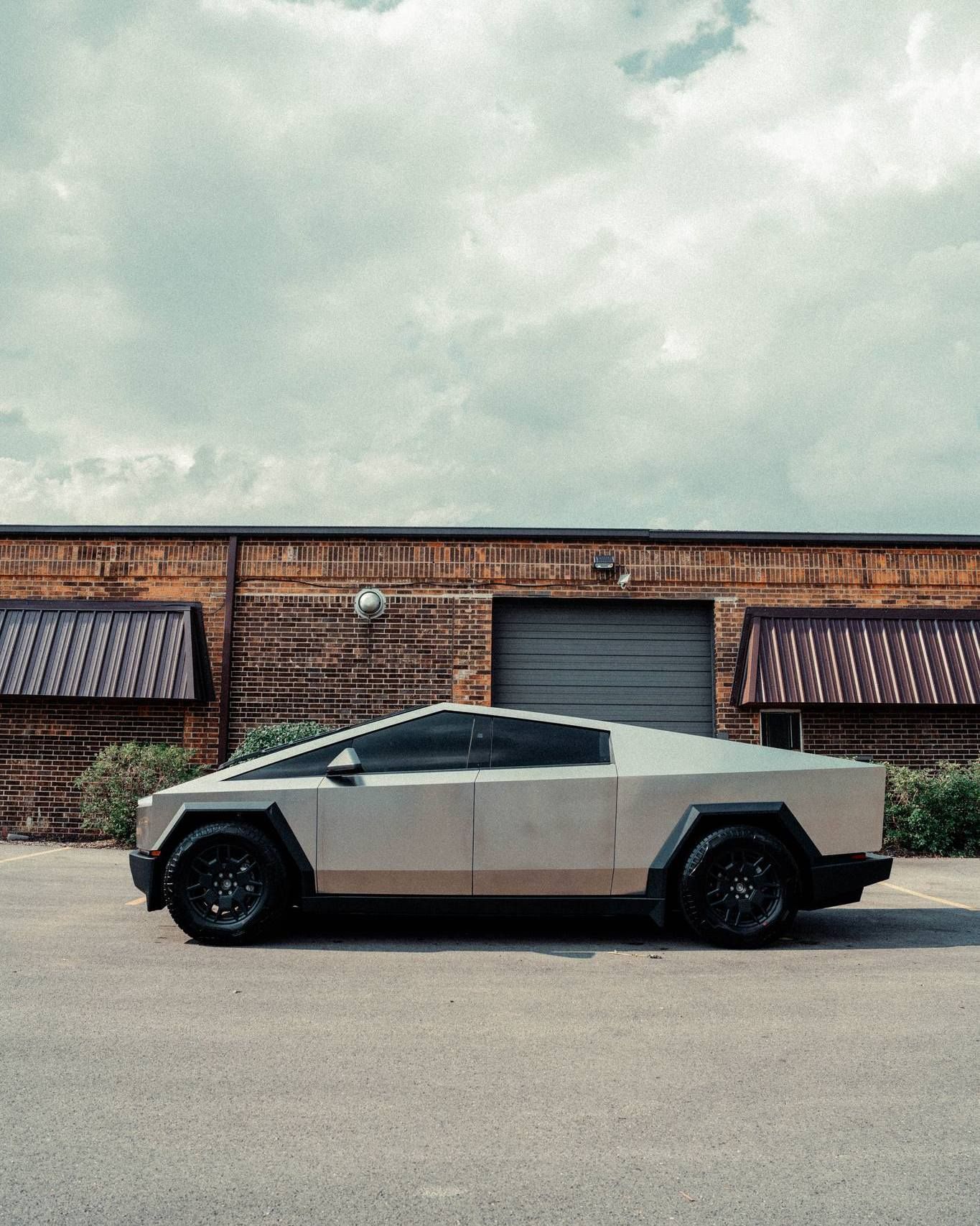 tesla cybertruck maintenance