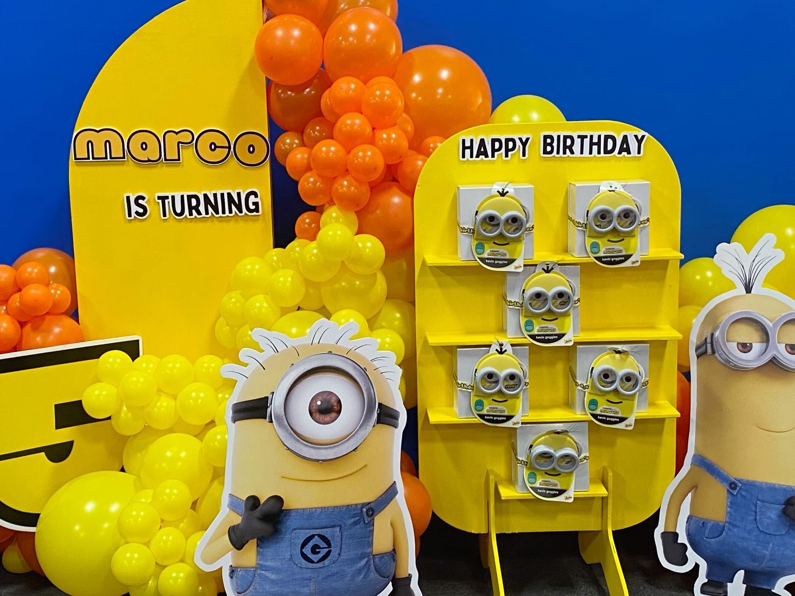 minion birthday decor