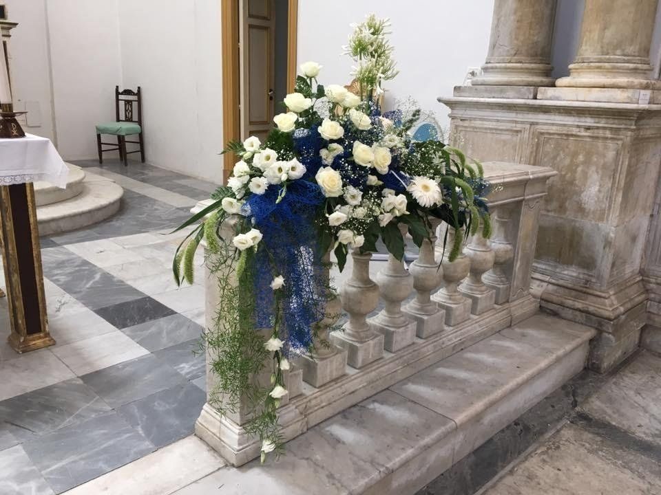 Addobbo con fiori bianchi