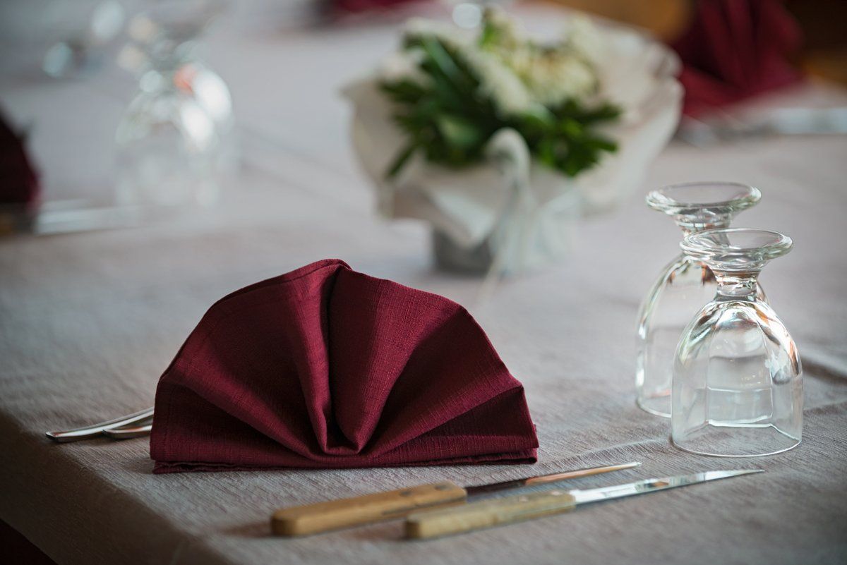 dettaglio tavolo allestito