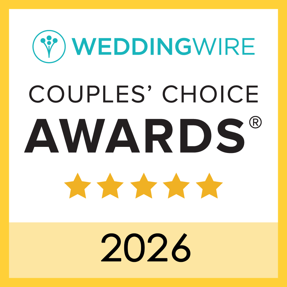 WeddingWire Couples’ Choice Awards badge with five gold stars and 2026 on a white and gold background