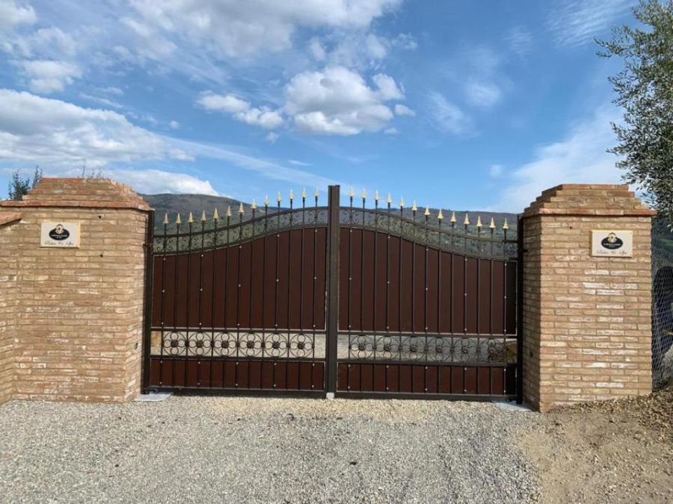 cancello in ferro a doppia anta