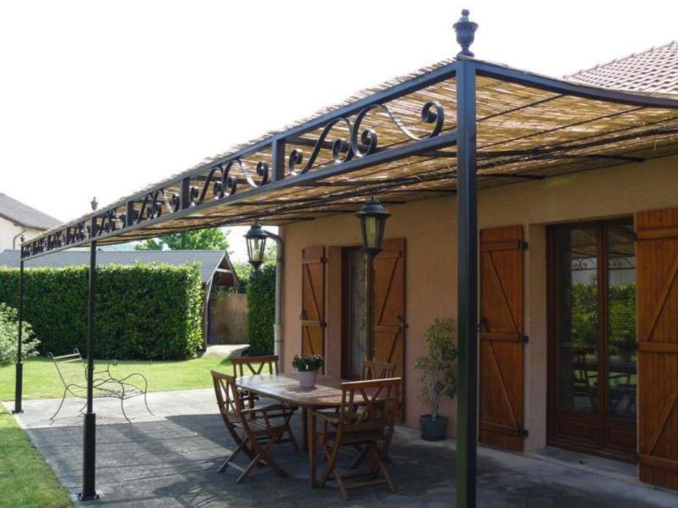 tettoia esterna in ferro battuto