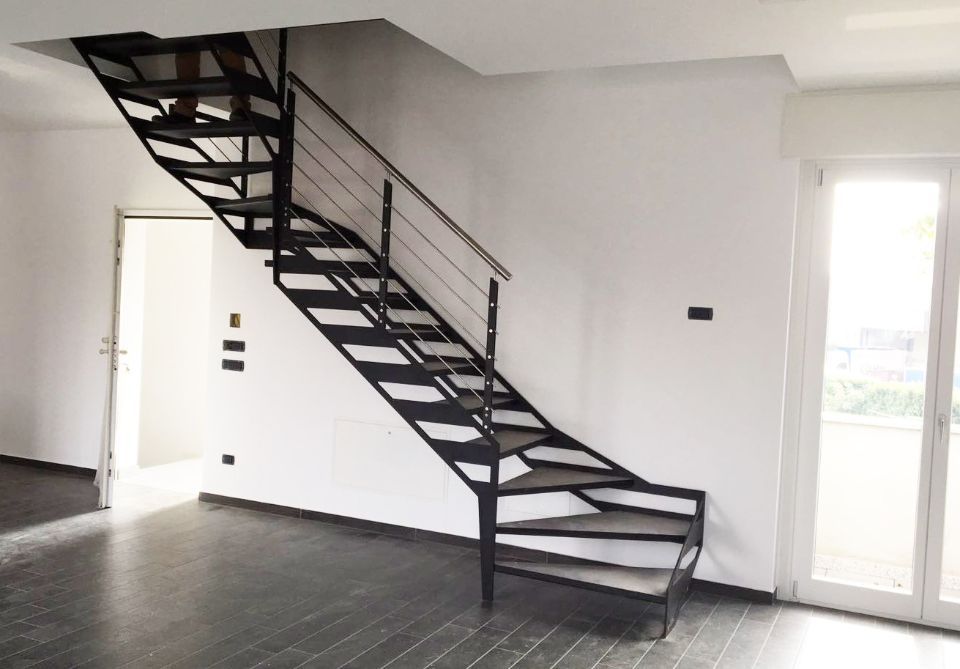 scala interna in ferro battuto