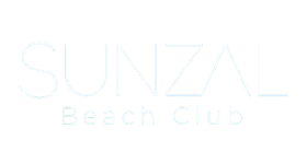 Logotipo de Sunza Beach Club: texto blanco sobre fondo blanco, con 