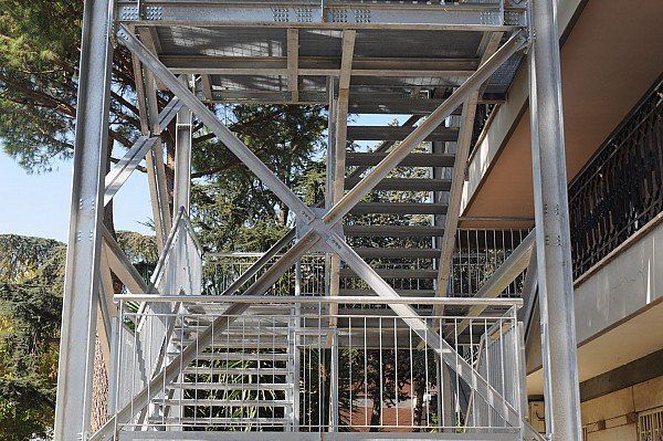 Scala antincendio in metallo 6