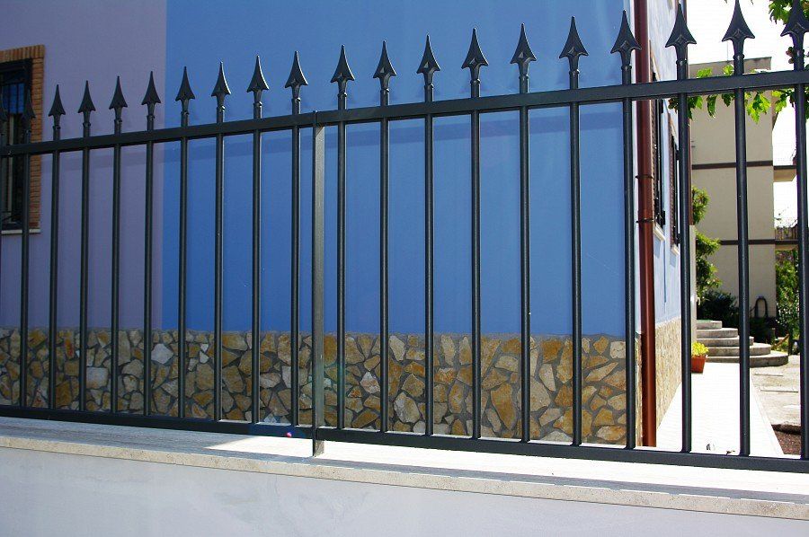 Recinzione a punta di lancia