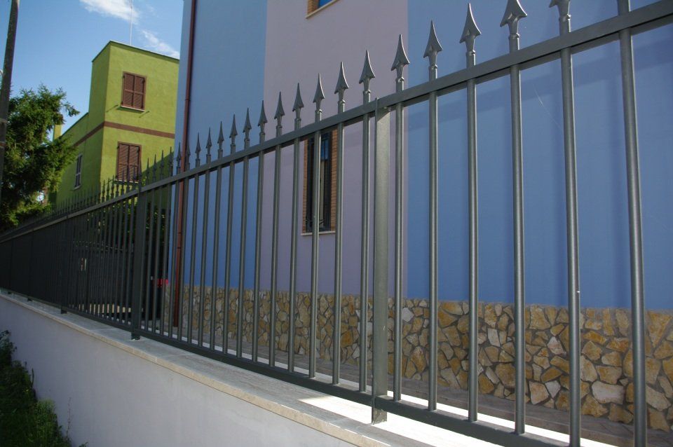 Recinzione a punta di lancia 2