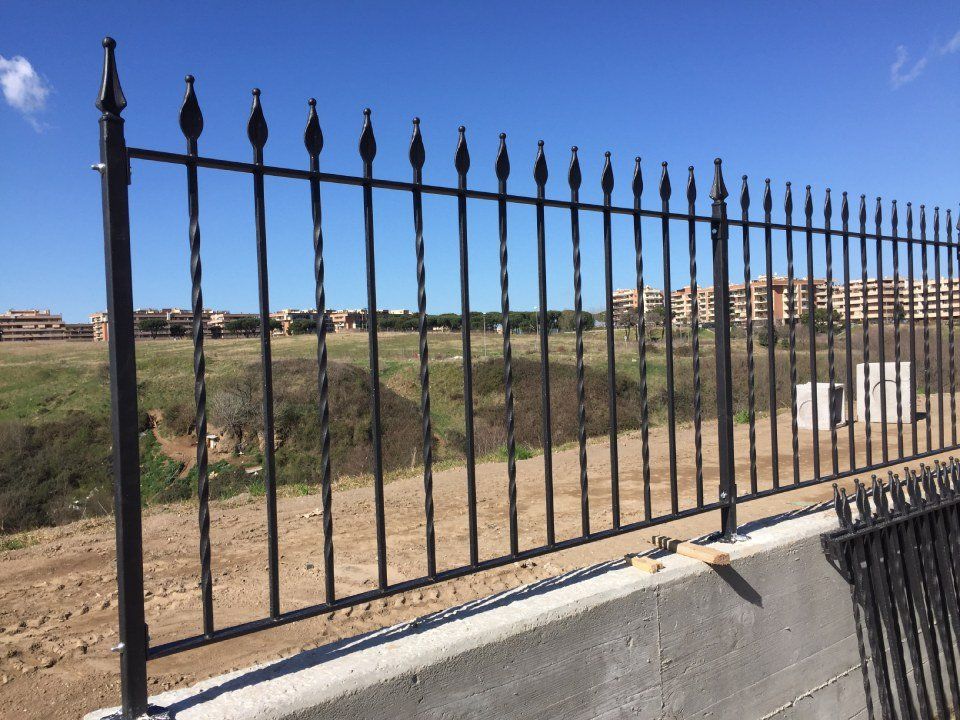 Recinzione a punta di lancia in metallo 3