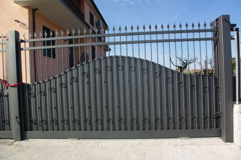 Cancello con punte