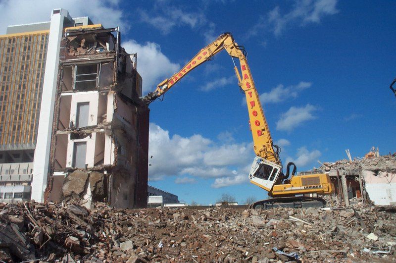 For demolition experts in Belfast call 028 9081 2221