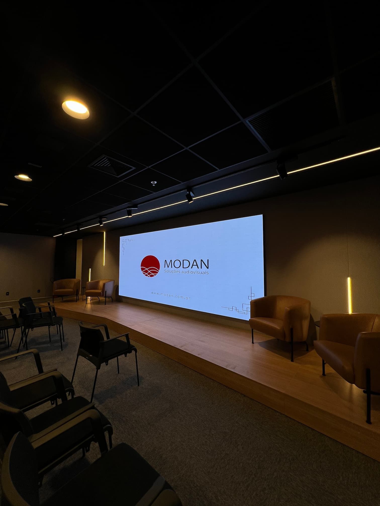 SOLUÇÕES AUDIOVISUAIS