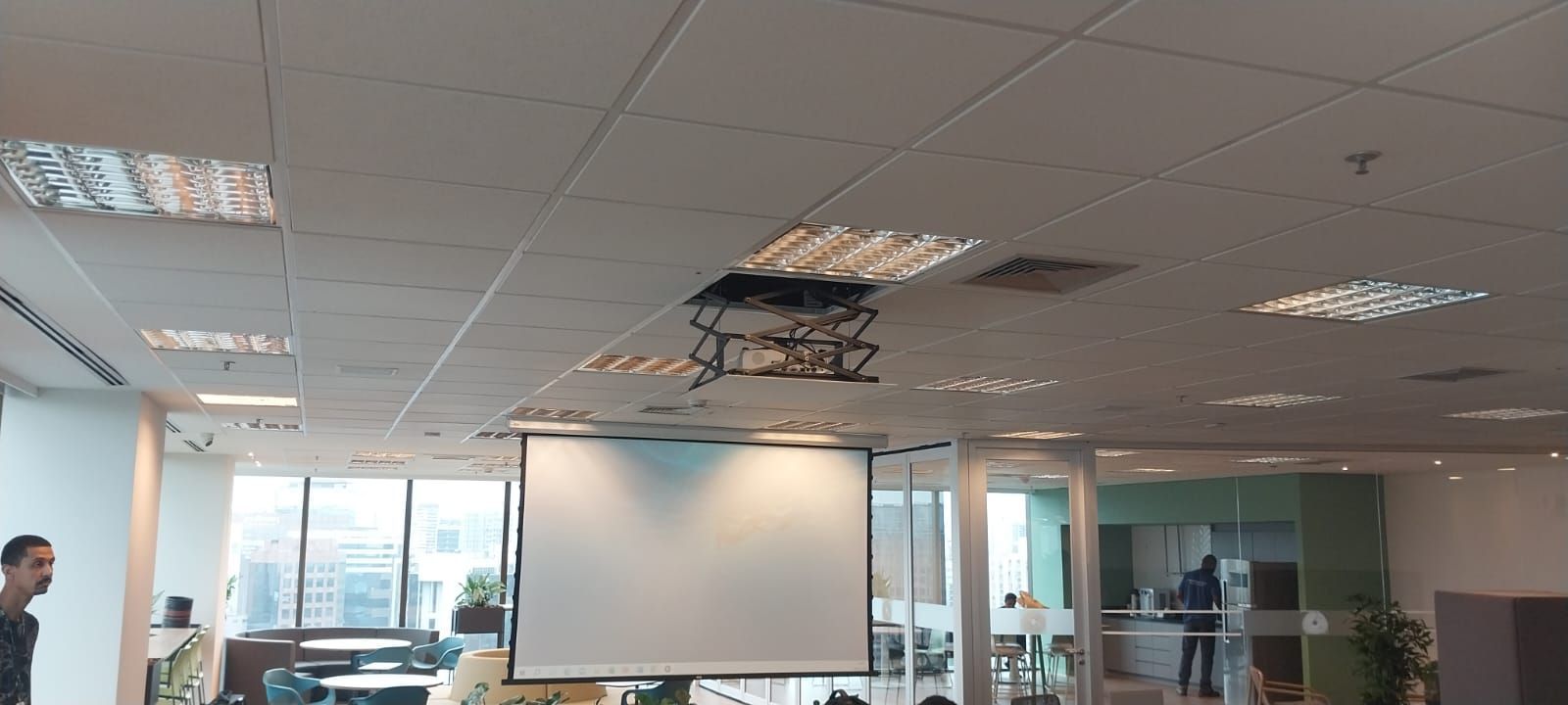SOLUÇÕES AUDIOVISUAIS