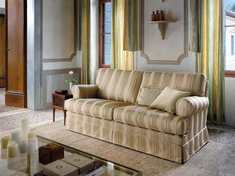 Divano a righe classico