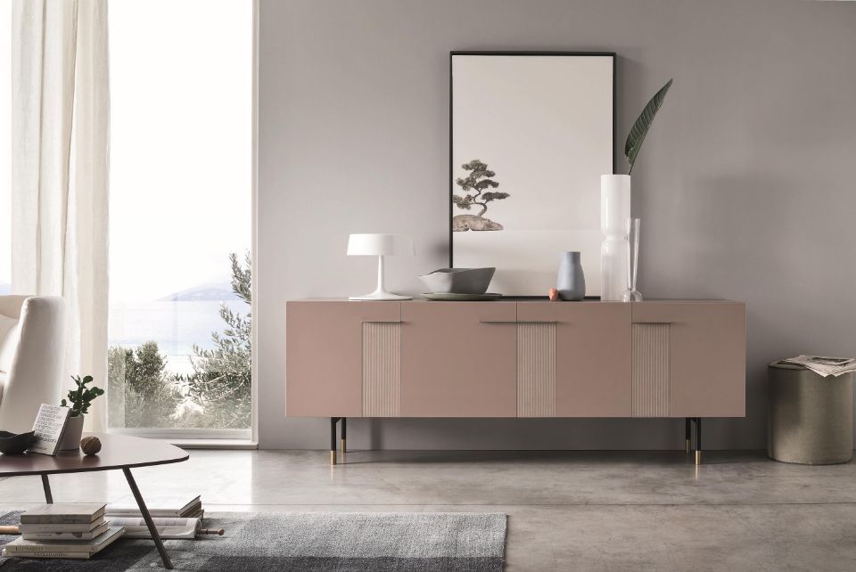 Madia di design rosa