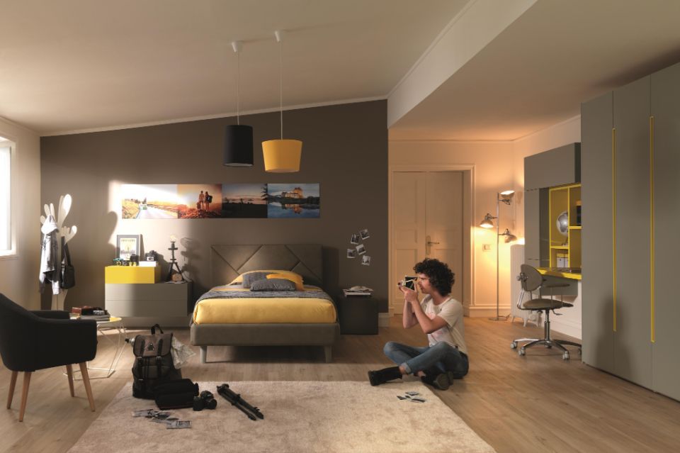 Cameretta mobili gialli