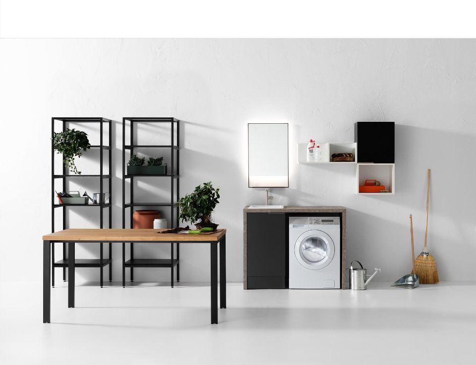Lavanderia con scaffali