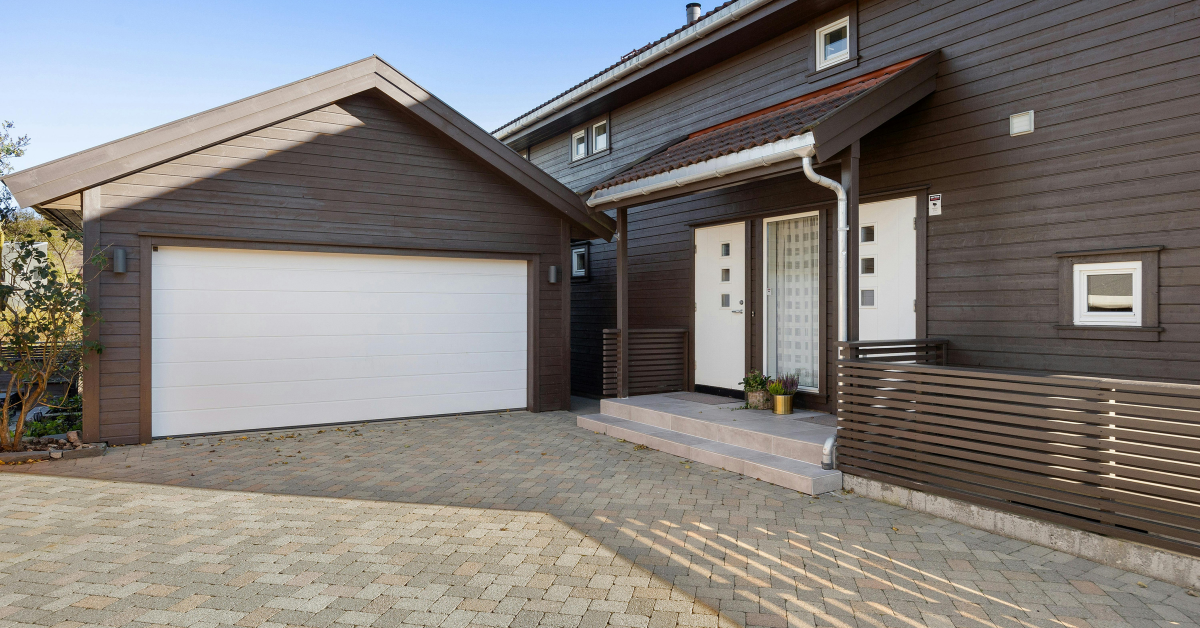 Can an Electric Roller Garage Door Be Opened Manually?