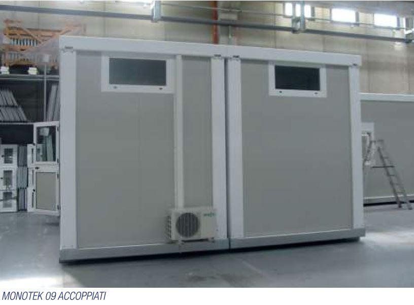 Una foto di un edificio su cui c'è scritto monotek