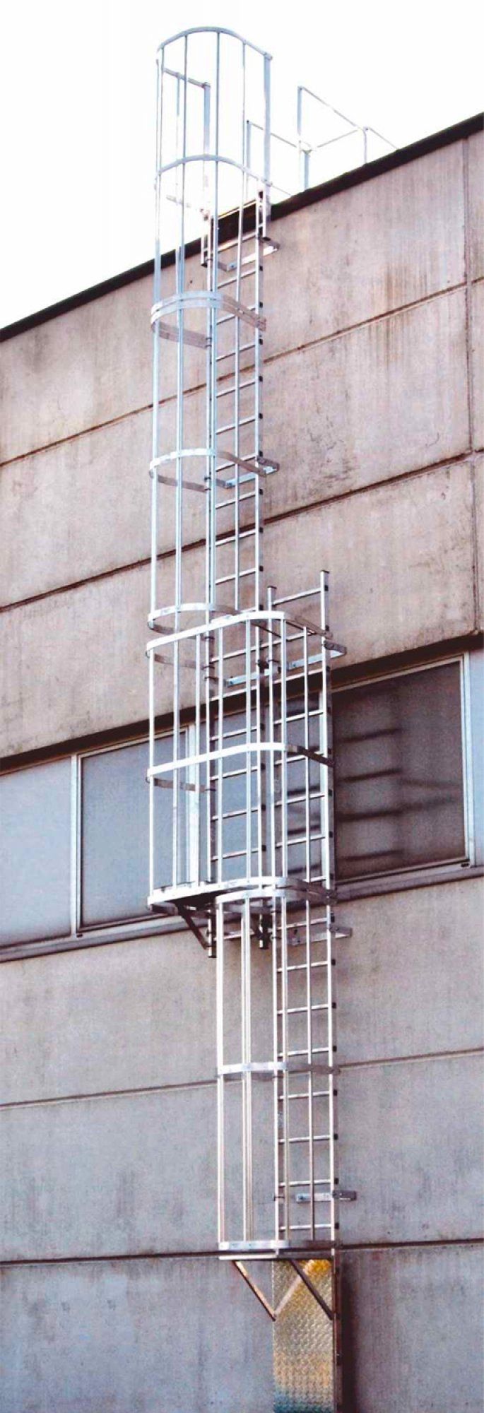 Frigerio scale fisse con gabbia di sicurezza