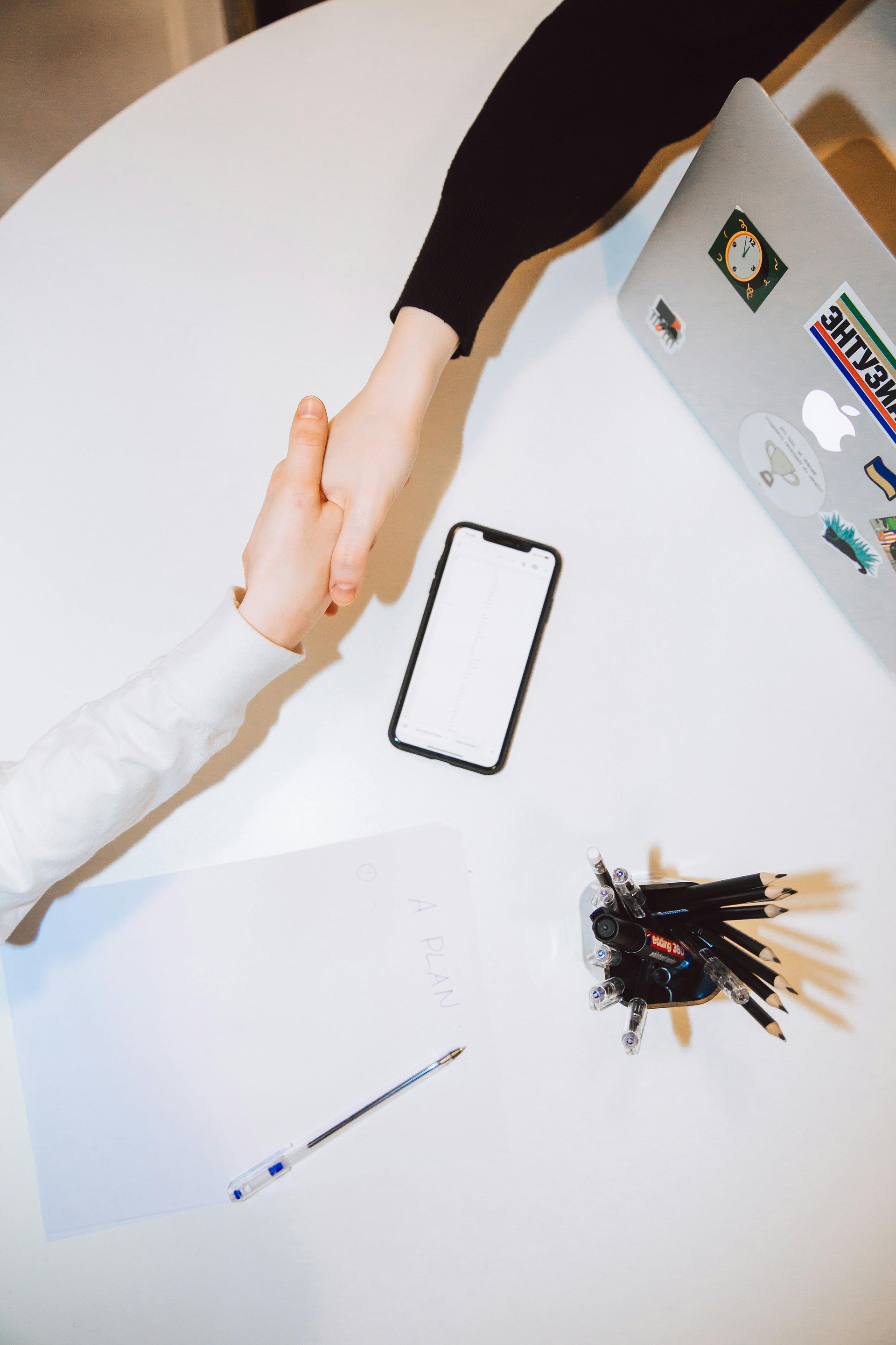 shake hand deal with client